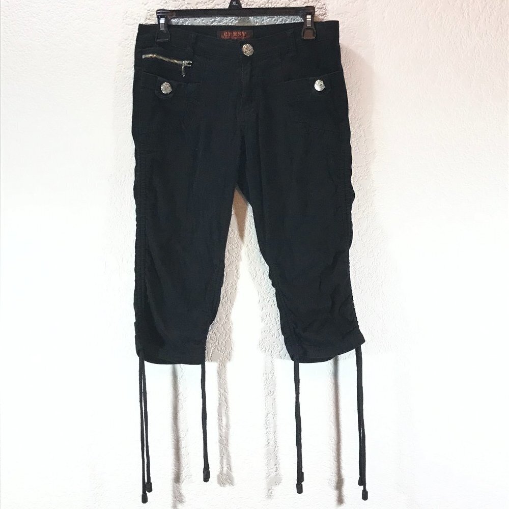 Black Crest Cropped Pants